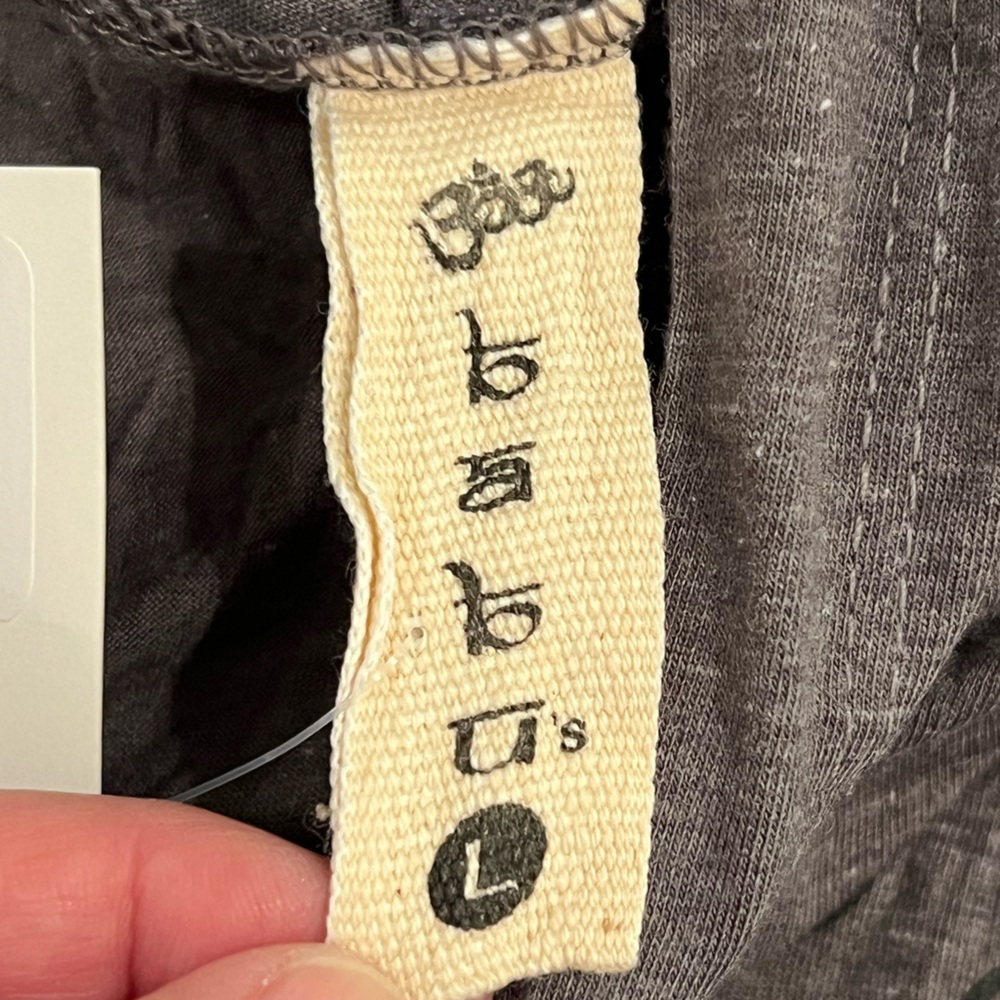 NWT Babu Long Sleeve Hooded Lightweight Yoga Shirt with Peace Symbol | Size L - Picture 3 of 10